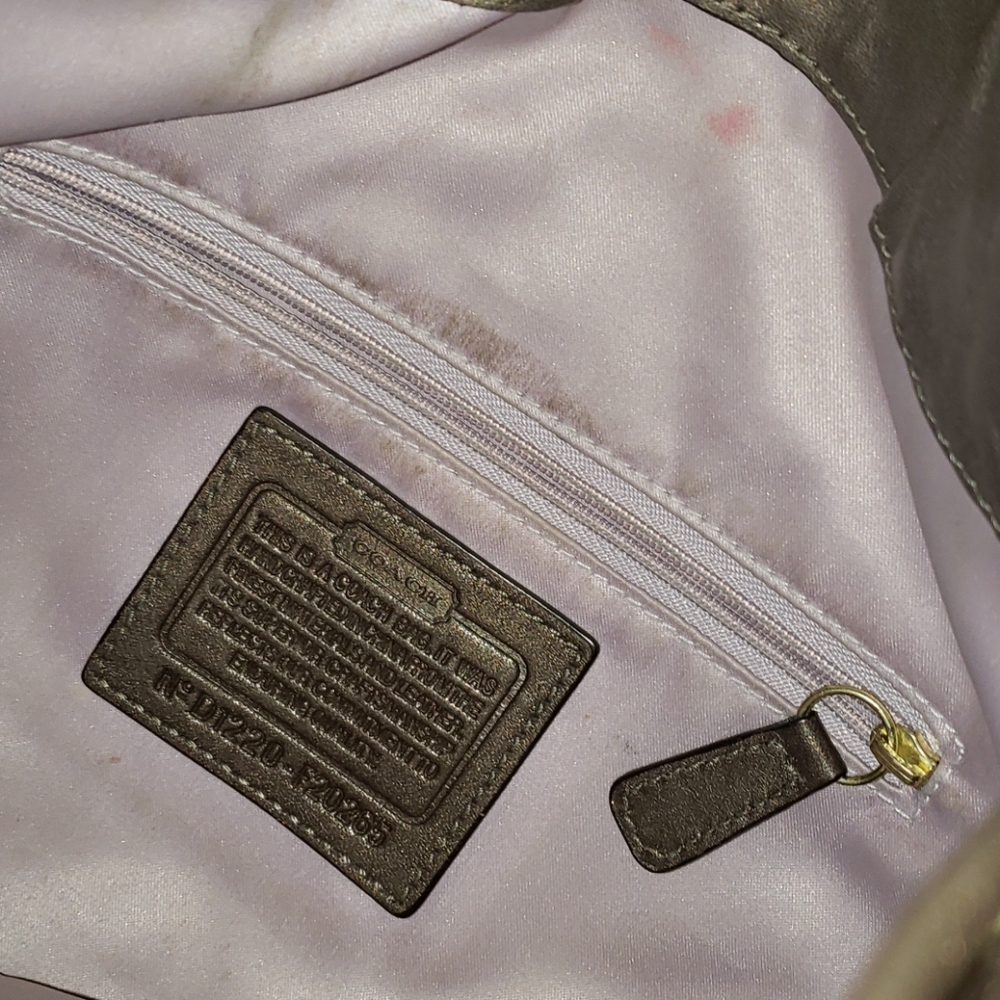 Summer collection Coach purse w/ removable strap - Picture 4 of 7
